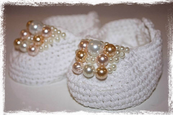 Newborn to one year white or ivory crochet and pearl ballerina booties. Shoes09