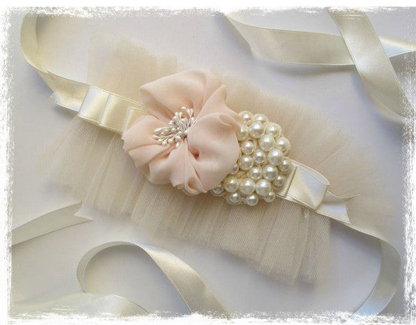 Ivory & pink sash with flower and pearls. Sash03