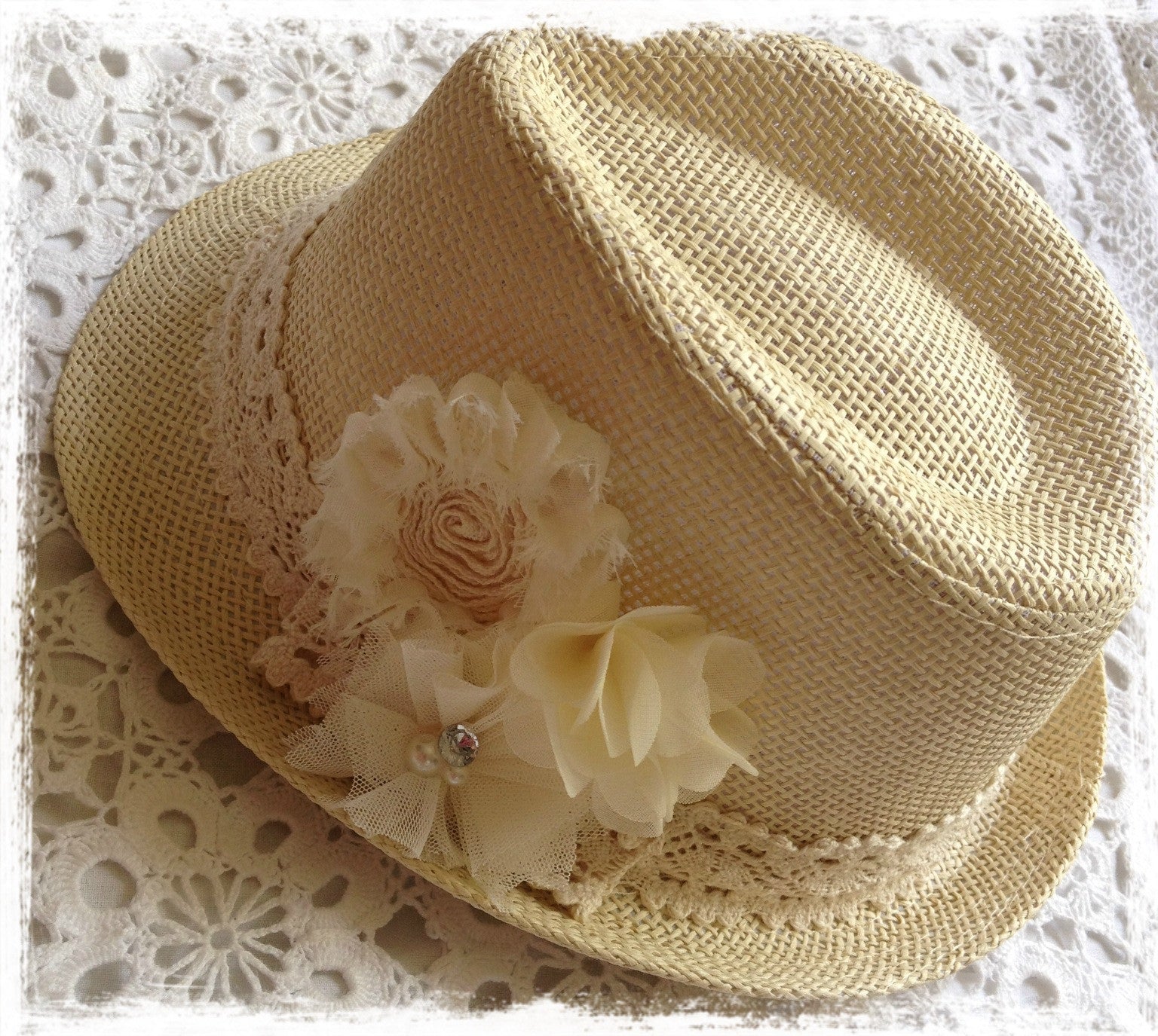 Flower and crochet fedora girl hat. HAT05