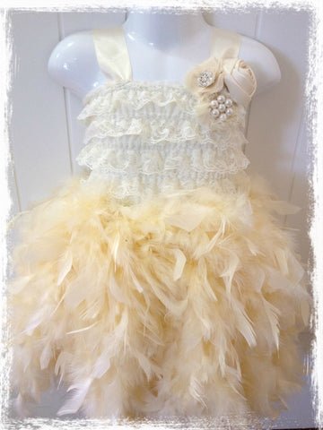 VINTAGE BABY TO GIRL IVORY LACE FEATHER DRESS. TUFW70