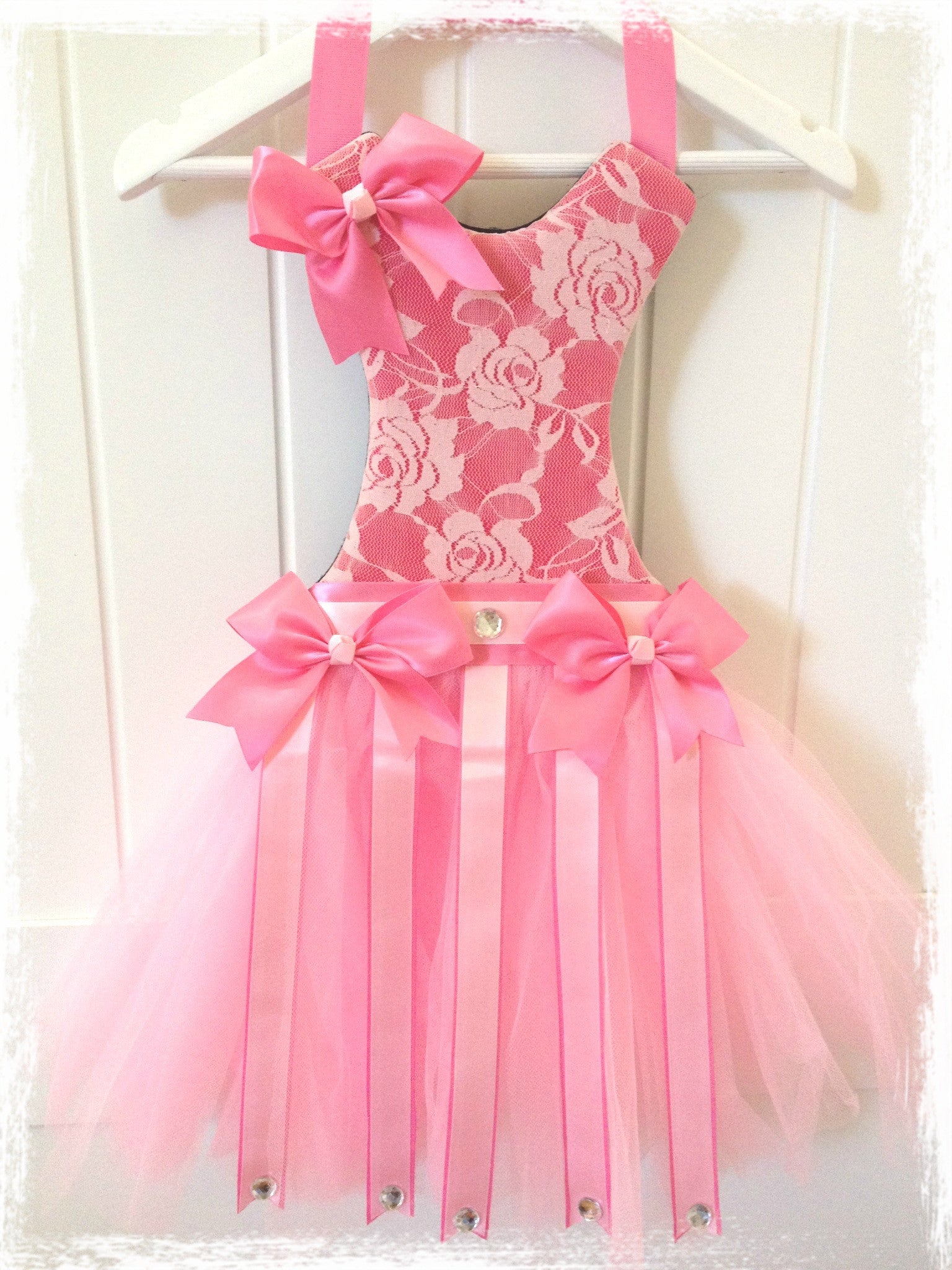 Ballerina lace hair clip holder